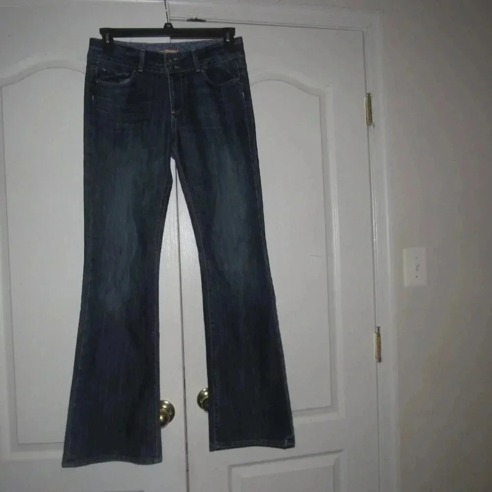 PAIGE Hidden Hills Medium Wash Jeans Size 30 (inseam: 33") - Picture 2 of 7